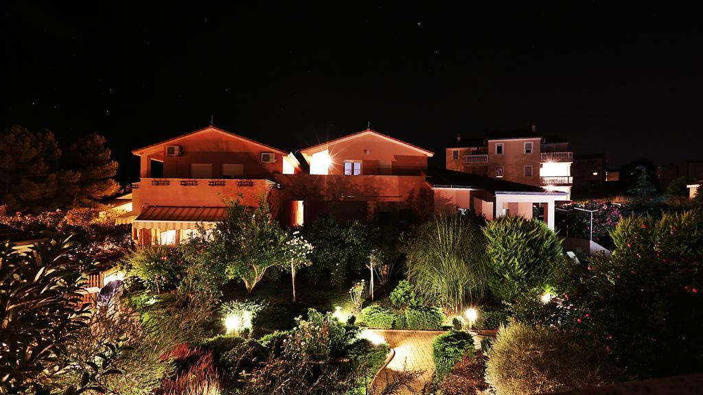 Apartments Meri Ližnjan Exterior foto